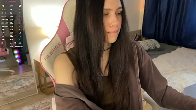 jennetdoll online show from 03/04/25, 12:12