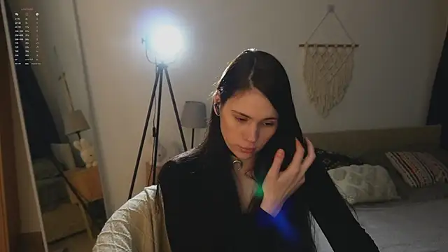 jennetdoll online show from 11/22/25, 01:54