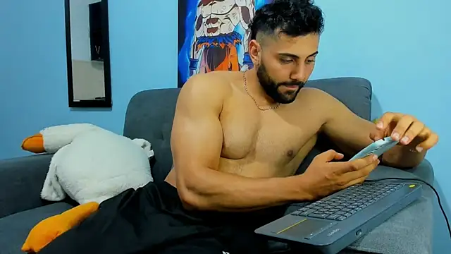 Snapshot of ETHAN_ROX chatting on 12/24/24, 01:17 ETHAN ROX online show from 12/24/24, 01:17