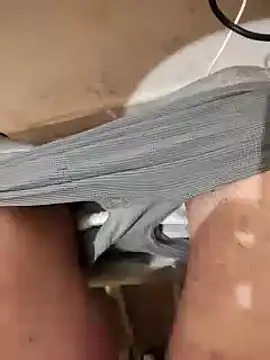 Snapshot of skrigul12 chatting on 12/10/24, 11:30 skrigul12 online show from 12/10/24, 11:30