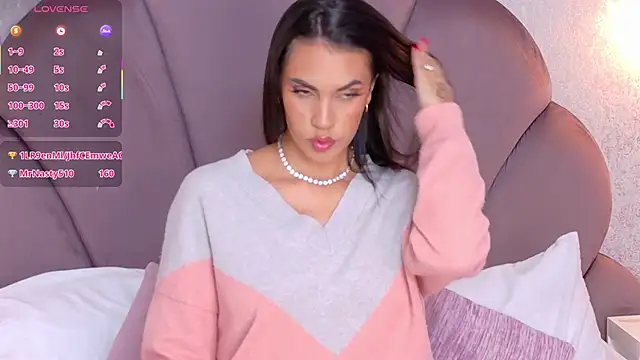 Camille Torres online show from 11/12/25, 12:49