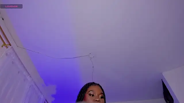 Snapshot of Scarlett_811 chatting on 02/07/26, 04:27 Scarlett 811 online show from 02/07/26, 04:27