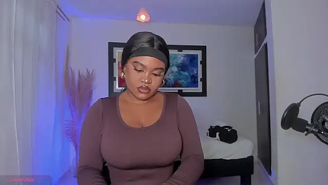 Snapshot of Scarlett_811 chatting on 04/14/26, 09:10 Scarlett 811 online show from 04/14/26, 09:10