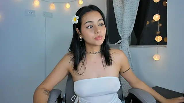 julia strauns online show from 12/03/24, 09:00