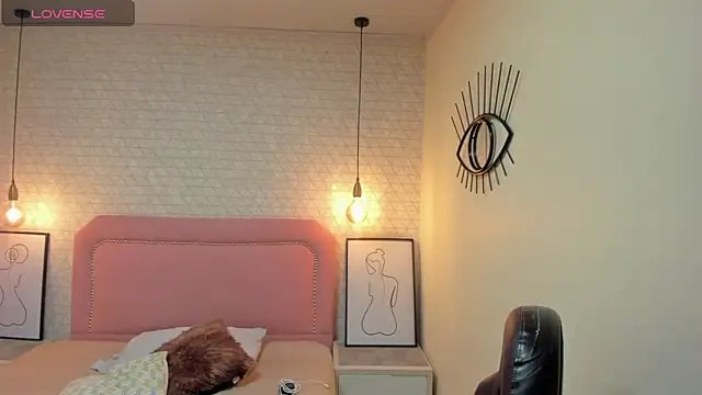 Kittytimberlake online show from 10/18/25, 12:06