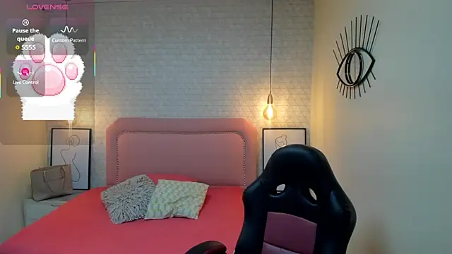 Kittytimberlake online show from 11/25/25, 12:27