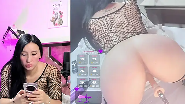 lili moonn online show from 11/06/25, 10:49