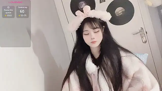 Qedgjwyz1 online show from 02/22/25, 01:57