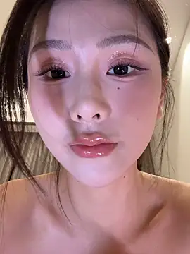 Momoever123456 online show from 04/08/26, 03:34