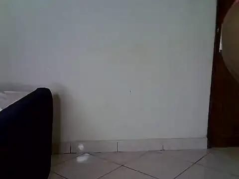 Snapshot of SWEETRENNE_ chatting on 03/01/26, 06:43 SWEETRENNE online show from 03/01/26, 06:43