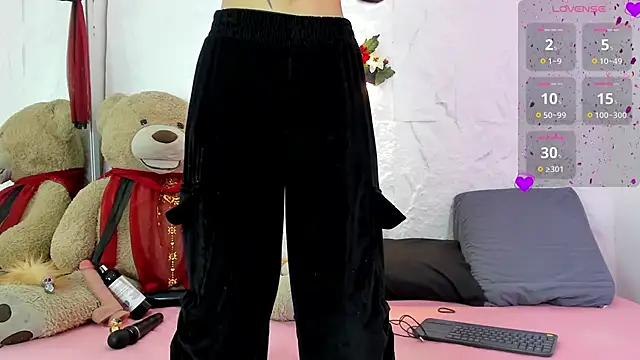 zorravioletta1 online show from 03/19/25, 12:23