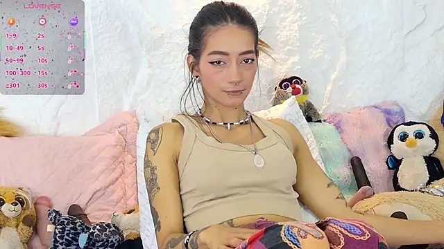 zorravioletta1 online show from 10/13/25, 01:22