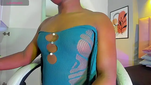 Snapshot of SofiaBrouw chatting on 09/29/25, 12:43 SofiaBrouw online show from 09/29/25, 12:43