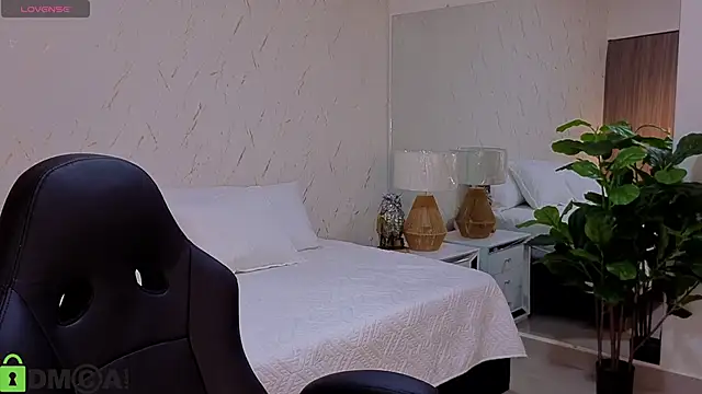 ISA  CUTEE online show from 09/15/25, 04:01