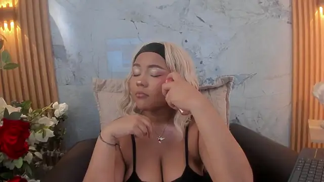 cherry chel online show from 12/17/25, 07:42