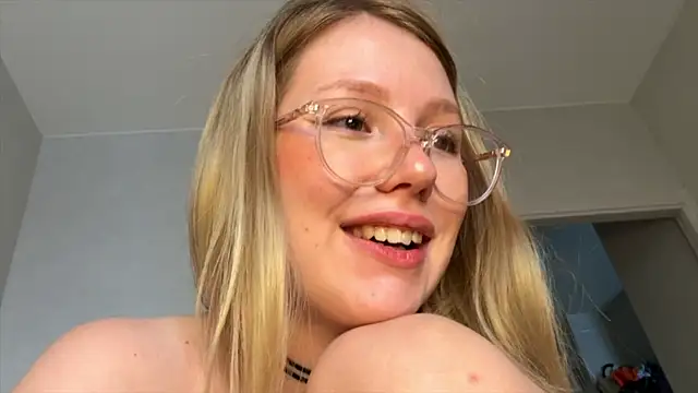 Snapshot of HoneyAudrey chatting on 01/09/25, 03:26 HoneyAudrey online show from 01/09/25, 03:26