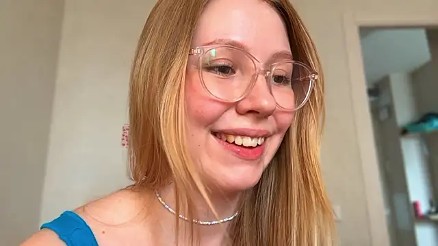 HoneyAudrey online show from 05/01/26, 03:11