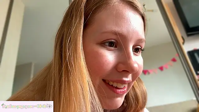 HoneyAudrey online show from 05/18/26, 04:07