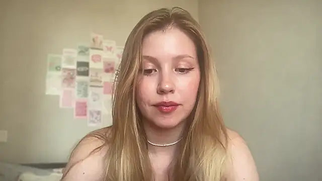 HoneyAudrey online show from 06/25/26, 02:22