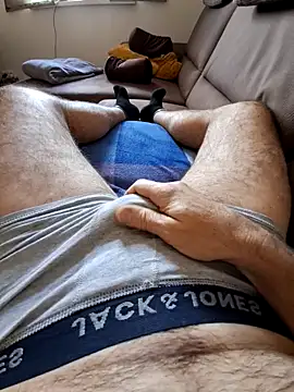 oldermanforwomen online show from 03/17/25, 02:01