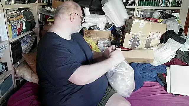 hadeszeuss2 online show from 02/14/25, 03:15