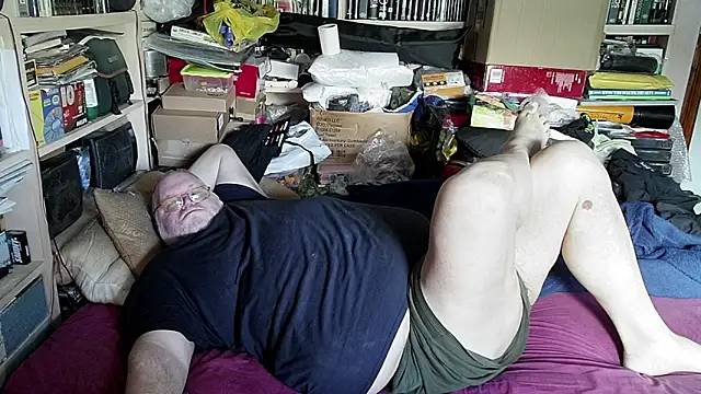 hadeszeuss2 online show from 02/19/25, 02:44