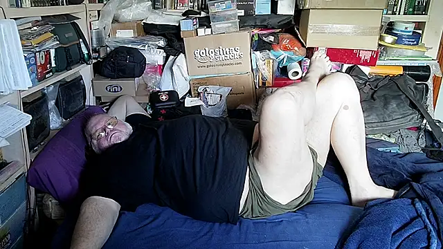 hadeszeuss2 online show from 03/19/26, 02:32