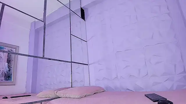 Snapshot of _LittleLia chatting on 11/25/25, 03:34 LittleLia online show from 11/25/25, 03:34