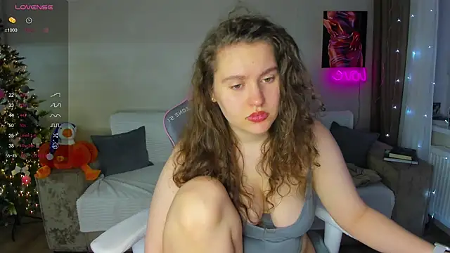 Snapshot of My_Emmy chatting on 01/01/25, 10:54 My Emmy online show from 01/01/25, 10:54