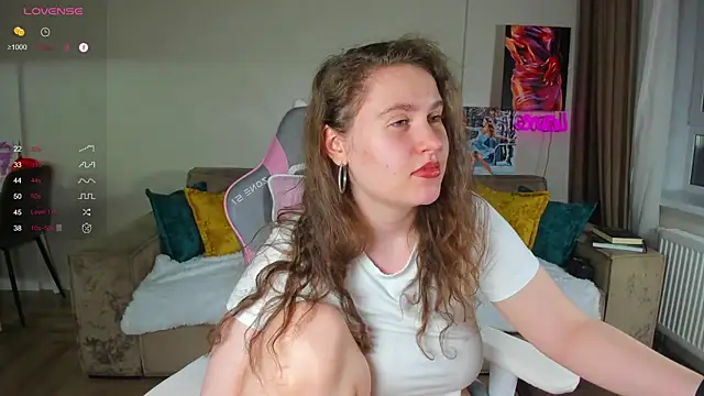 Snapshot of My_Emmy chatting on 02/22/25, 11:13 My Emmy online show from 02/22/25, 11:13