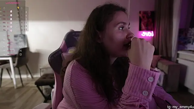 Snapshot of My_Emmy chatting on 09/20/25, 06:53 My Emmy online show from 09/20/25, 06:53