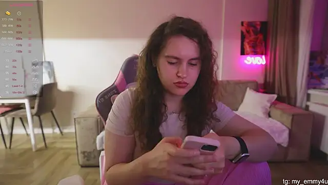 Snapshot of My_Emmy chatting on 09/21/25, 08:21 My Emmy online show from 09/21/25, 08:21