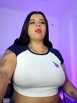 Snapshot of Devilsweet17 chatting on 01/04/25, 12:27 Devilsweet17 online show from 01/04/25, 12:27