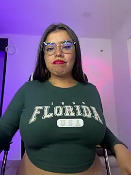 Snapshot of Devilsweet17 chatting on 02/07/25, 10:30 Devilsweet17 online show from 02/07/25, 10:30