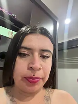 Snapshot of Devilsweet17 chatting on 02/15/25, 12:26 Devilsweet17 online show from 02/15/25, 12:26