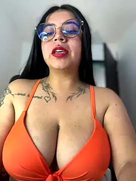 Snapshot of Devilsweet17 chatting on 09/18/25, 12:07 Devilsweet17 online show from 09/18/25, 12:07