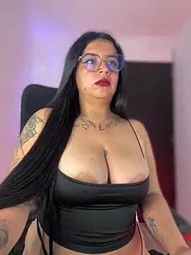 Snapshot of Devilsweet17 chatting on 09/27/25, 10:04 Devilsweet17 online show from 09/27/25, 10:04