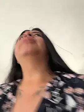 Snapshot of Devilsweet17 chatting on 10/26/25, 02:23 Devilsweet17 online show from 10/26/25, 02:23