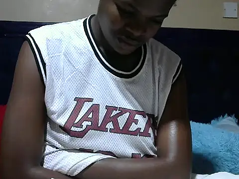 Snapshot of Creamy_dolly chatting on 02/05/26, 08:57 Creamy dolly online show from 02/05/26, 08:57