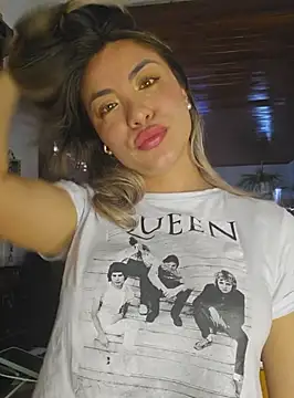 Snapshot of Karen_San_Miguel chatting on 02/07/25, 09:58 Karen San Miguel online show from 02/07/25, 09:58