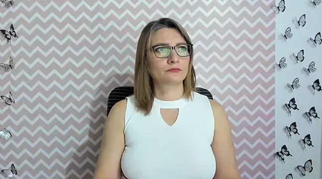 Amie Adams82  online show from 12/02/24, 04:42