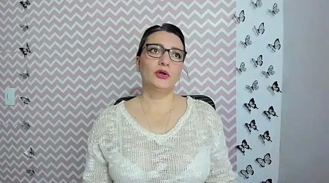 Amie Adams82  online show from 12/17/24, 05:36