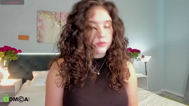 Ariella Sol online show from 04/12/26, 01:10