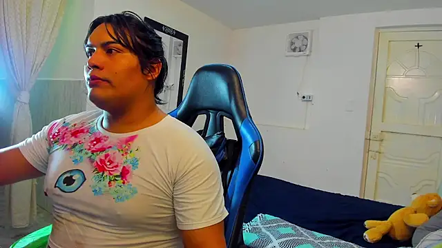 Margoth Montilla online show from 10/22/25, 04:13