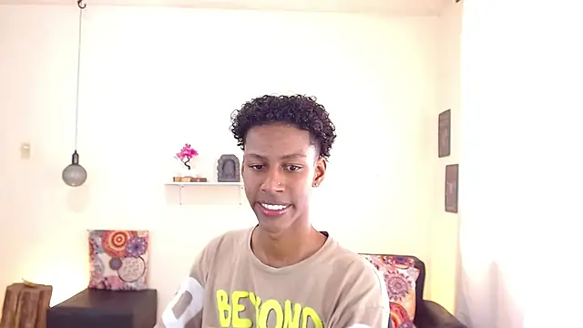 maiki18  online show from 03/22/25, 01:41