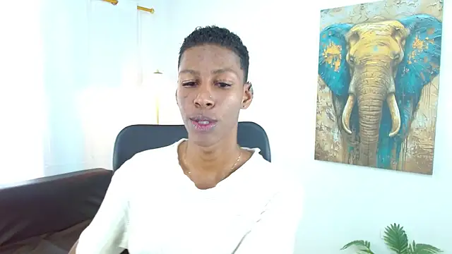 maiki18  online show from 12/15/25, 08:46