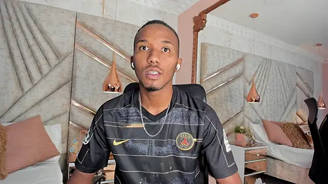 Snapshot of JamesParck chatting on 01/07/25, 12:20 JamesParck online show from 01/07/25, 12:20