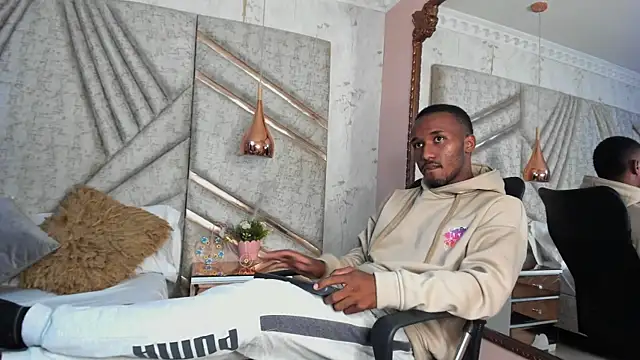 Snapshot of JamesParck chatting on 01/19/25, 03:42 JamesParck online show from 01/19/25, 03:42