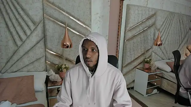 Snapshot of JamesParck chatting on 02/05/25, 12:17 JamesParck online show from 02/05/25, 12:17