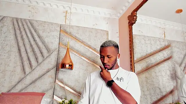 Snapshot of JamesParck chatting on 03/01/25, 12:01 JamesParck online show from 03/01/25, 12:01